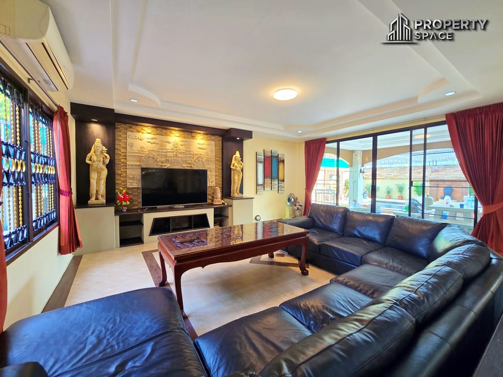 2 Storey 4 Bedroom Pool Villa in Soi Khao Noi Pattaya For Rent Image 6