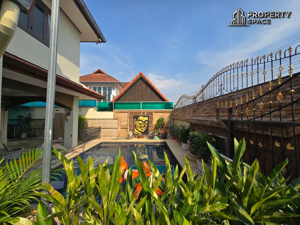 2 Storey 4 Bedroom Pool Villa in Soi Khao Noi Pattaya For Rent Image 3