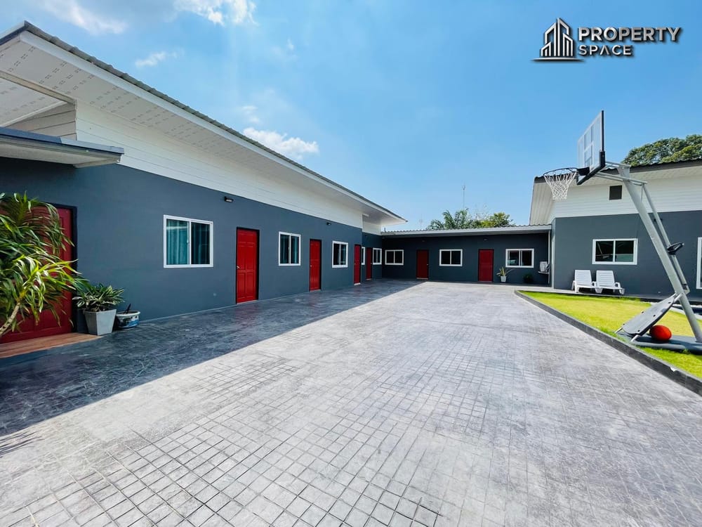 12 Bedroom Pool Villa Resort Near Mabprachan Lake & Golf Clubs In East Pattaya Image 5