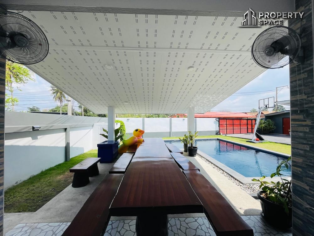 12 Bedroom Pool Villa Resort Near Mabprachan Lake & Golf Clubs In East Pattaya Image 6