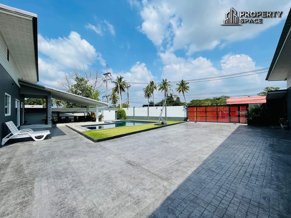 12 Bedroom Pool Villa Resort Near Mabprachan Lake & Golf Clubs In East Pattaya Image 4