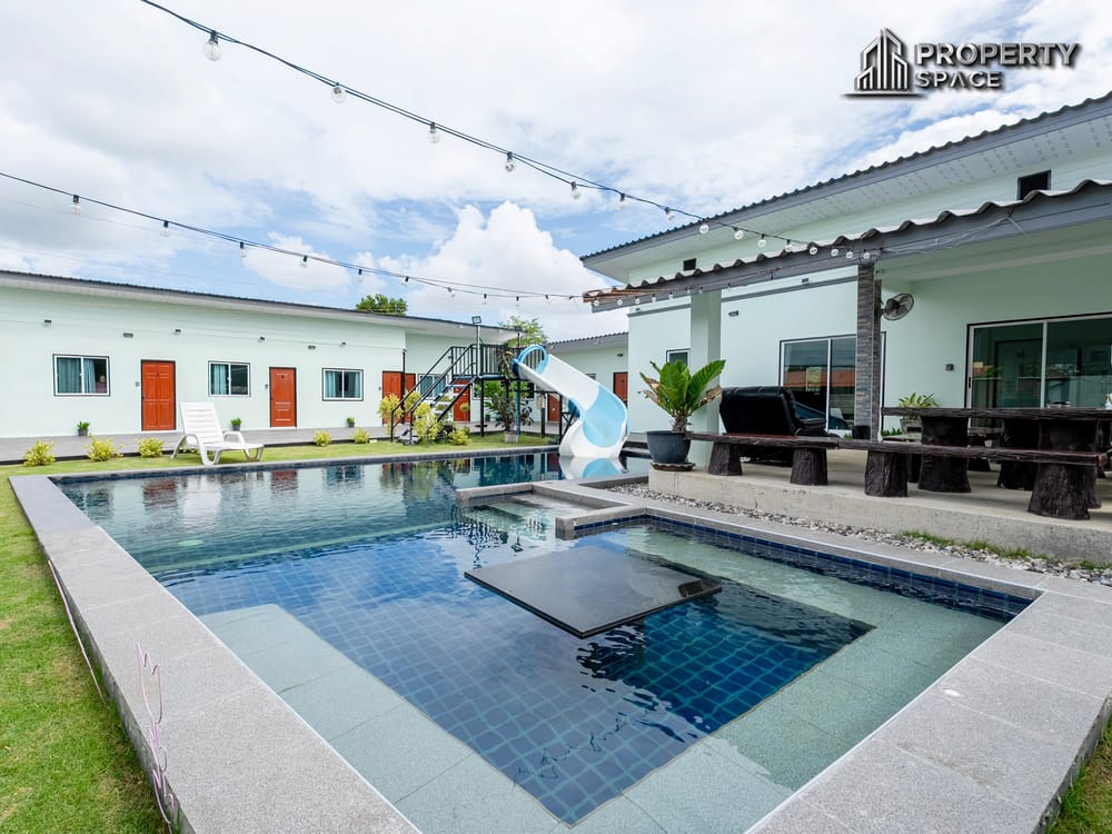 12 Bedroom Pool Villa Resort Near Mabprachan Lake & Golf Clubs In East Pattaya Image 1