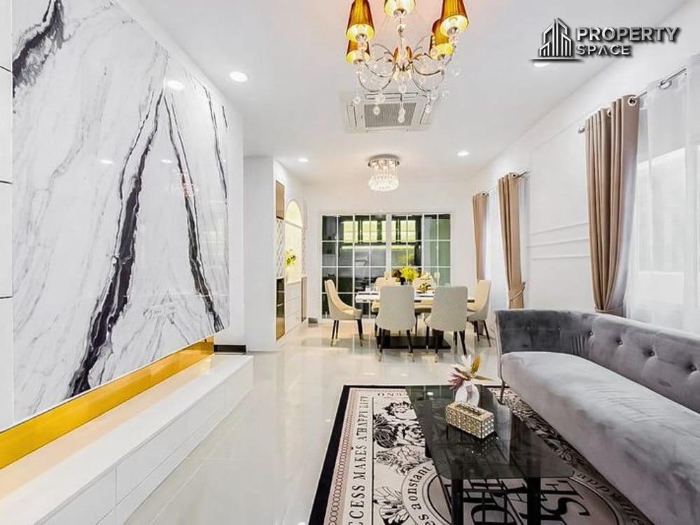 Family-Friendly 4 Bedroom House Near International Schools in East Pattaya Image 3