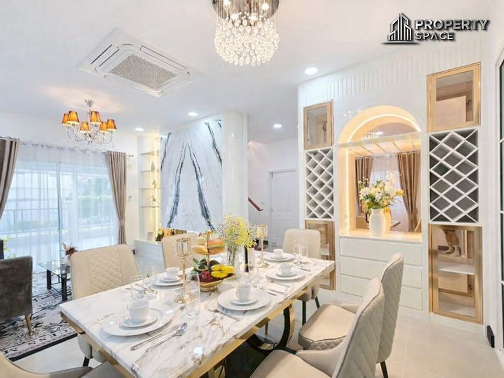 Family-Friendly 4 Bedroom House Near International Schools in East Pattaya Image 6