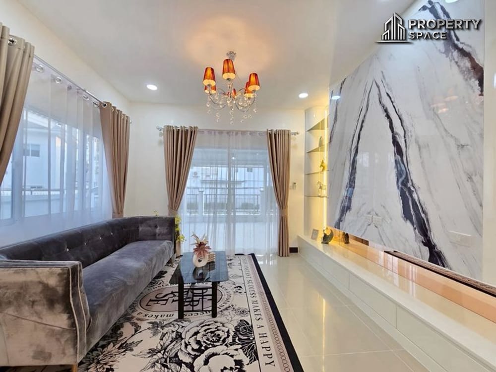 Family-Friendly 4 Bedroom House Near International Schools in East Pattaya Image 4