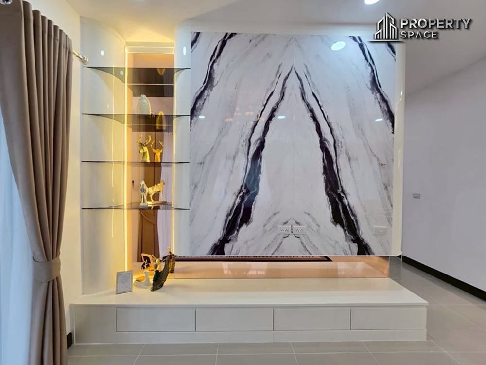 Family-Friendly 4 Bedroom House Near International Schools in East Pattaya Image 5