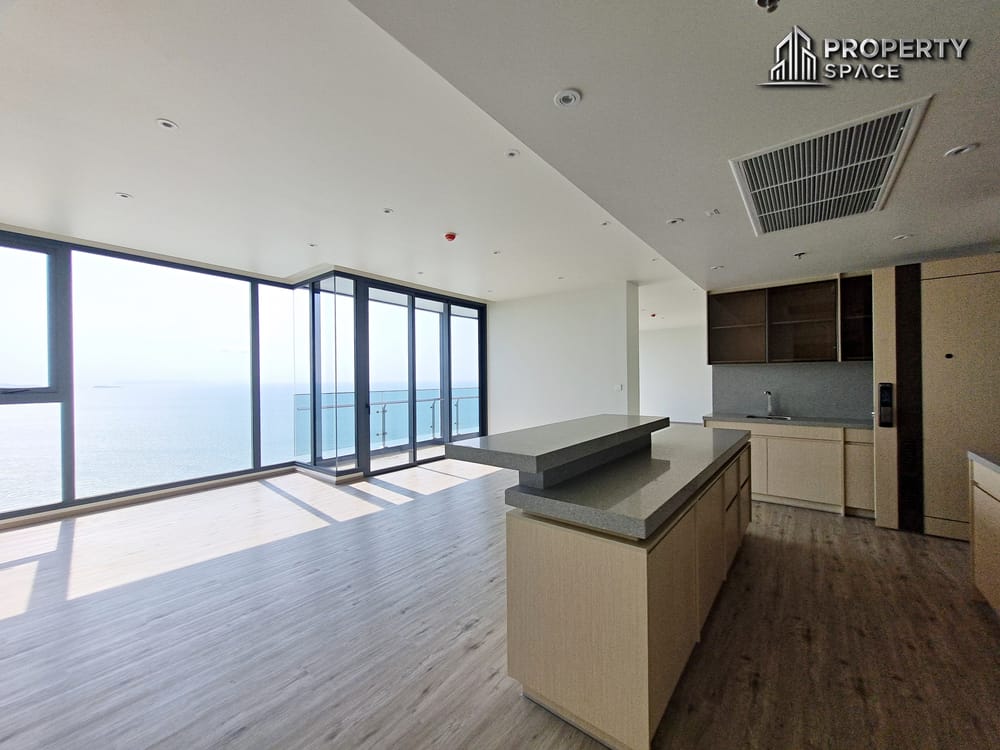Elite Luxury Penthouse 3 Bedroom in Arom Wongamat Pattaya Condo For Sale Image 4