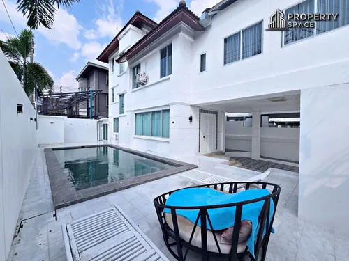 spacious-3-storey-5-bedroom-pool-villa-in-soi-siam-country-club-pattaya-for-sale-great-value-for-large-families-or-investment-ps2239