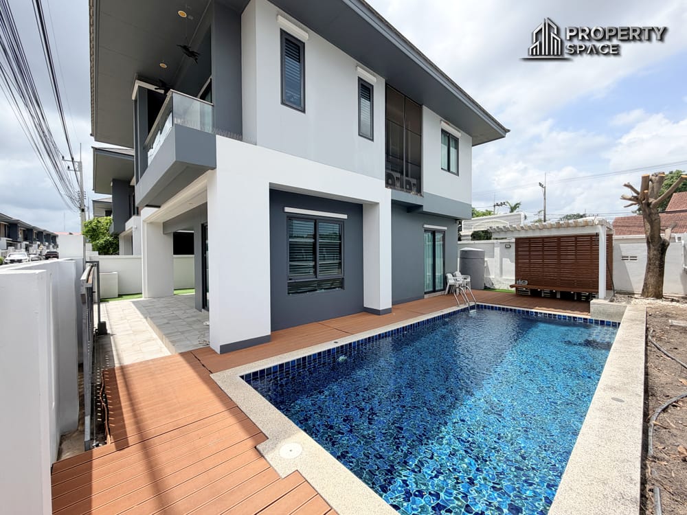Modern 3-Bedroom House with Private Pool in Soi Siam Country Club For Rent Image 1