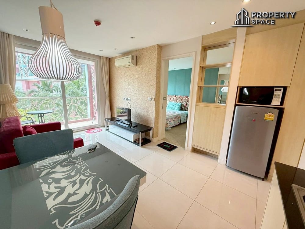 Resort-Style 1 Bedroom Pool View Condo in Grande Caribbean Pattaya For Rent Image 1