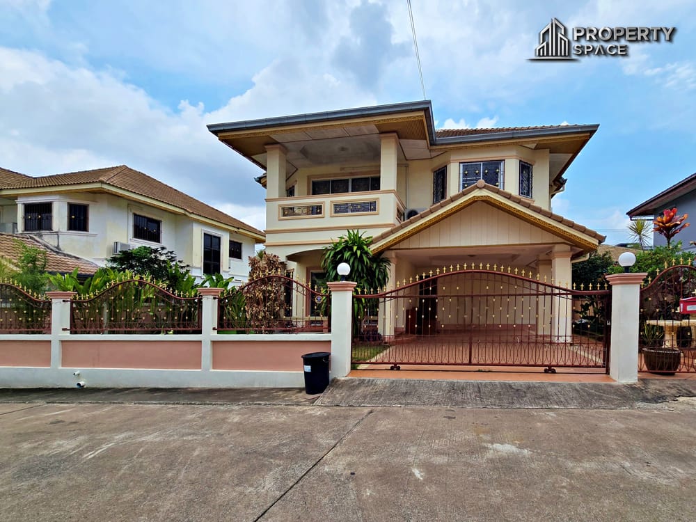 3 Bedroom 2 Storey House Just 5 Minutes to Tara Pattana in Khao Noi Pattaya For Rent Image 1