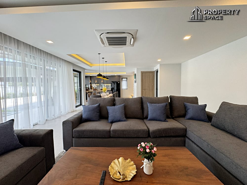 Modern 2 story pool villa 4 bedrooms in Zensiri Midtown South Pattaya Image 5