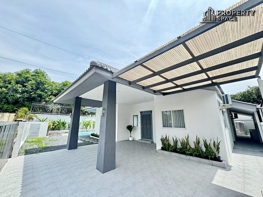 Luxury Corner 4 Bedroom Pool Villa in Srisuk Village East Pattaya For Sale Image 5