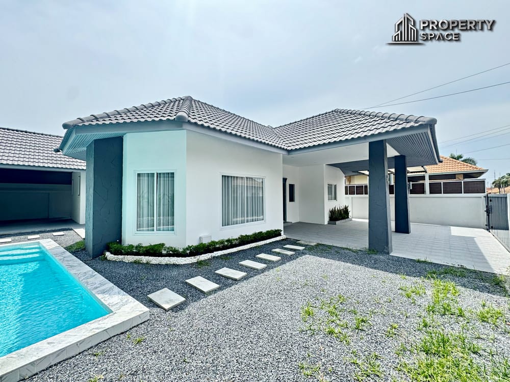 Luxury Corner 4 Bedroom Pool Villa in Srisuk Village East Pattaya For Sale Image 6