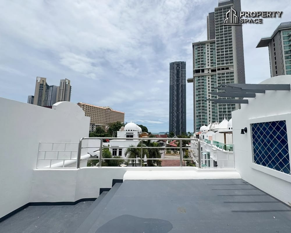 Premium 3 Bedroom Townhouse 220m from Wongamat Beach For Sale Image 4