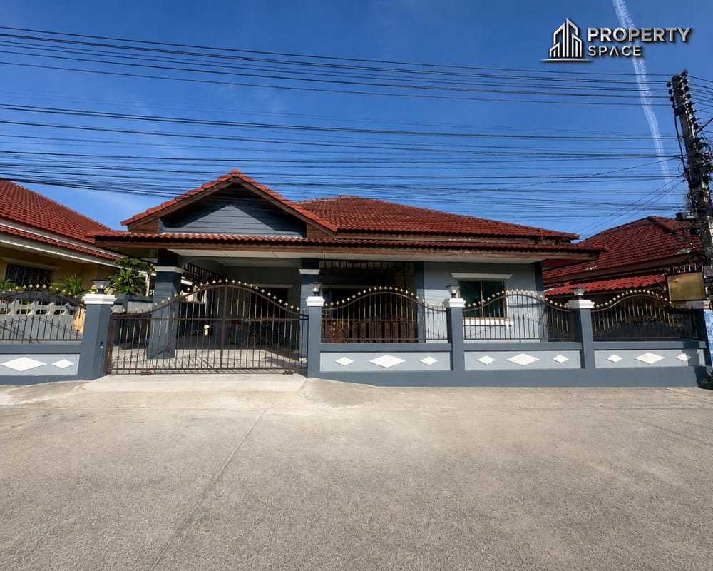 Newly Renovated 3 Bedroom House in Soi Noen Plubwan Pattaya For Rent Image 1