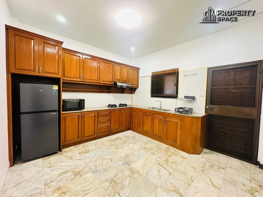 Newly Renovated 3 Bedroom House in Soi Noen Plubwan Pattaya For Rent Image 6