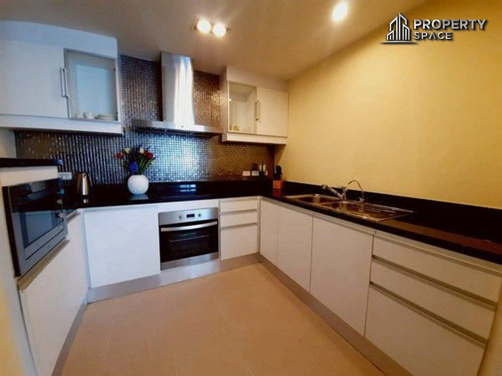 Luxury 2 Bedroom with Panoramic Sea View in La Royale Beach Beachfront Condo Image 6