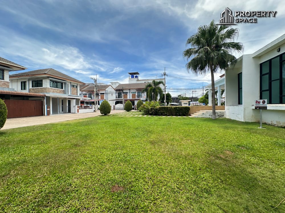 Two-Storey 3 Bedroom House Near Mabprachan Lake Pattaya For Rent Image 4