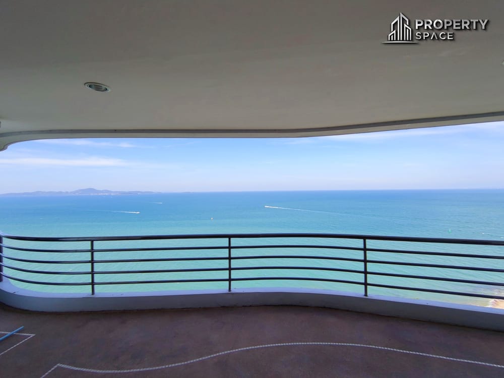 Spacious 4 Bedroom Sea View Condo in Royal Cliff Garden Pattaya For Rent Image 4