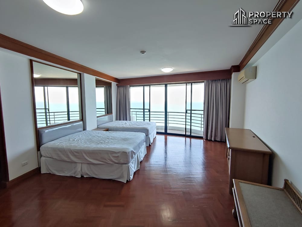 Spacious 4 Bedroom Sea View Condo in Royal Cliff Garden Pattaya For Rent Image 6