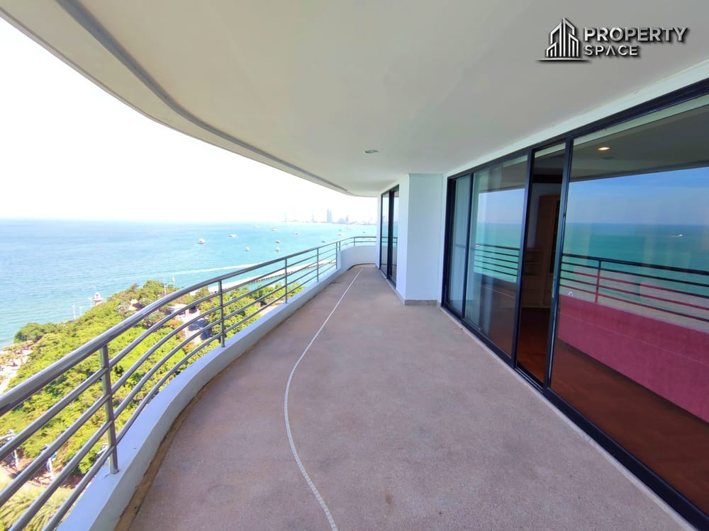 Spacious 4 Bedroom Sea View Condo in Royal Cliff Garden Pattaya For Rent Image 3
