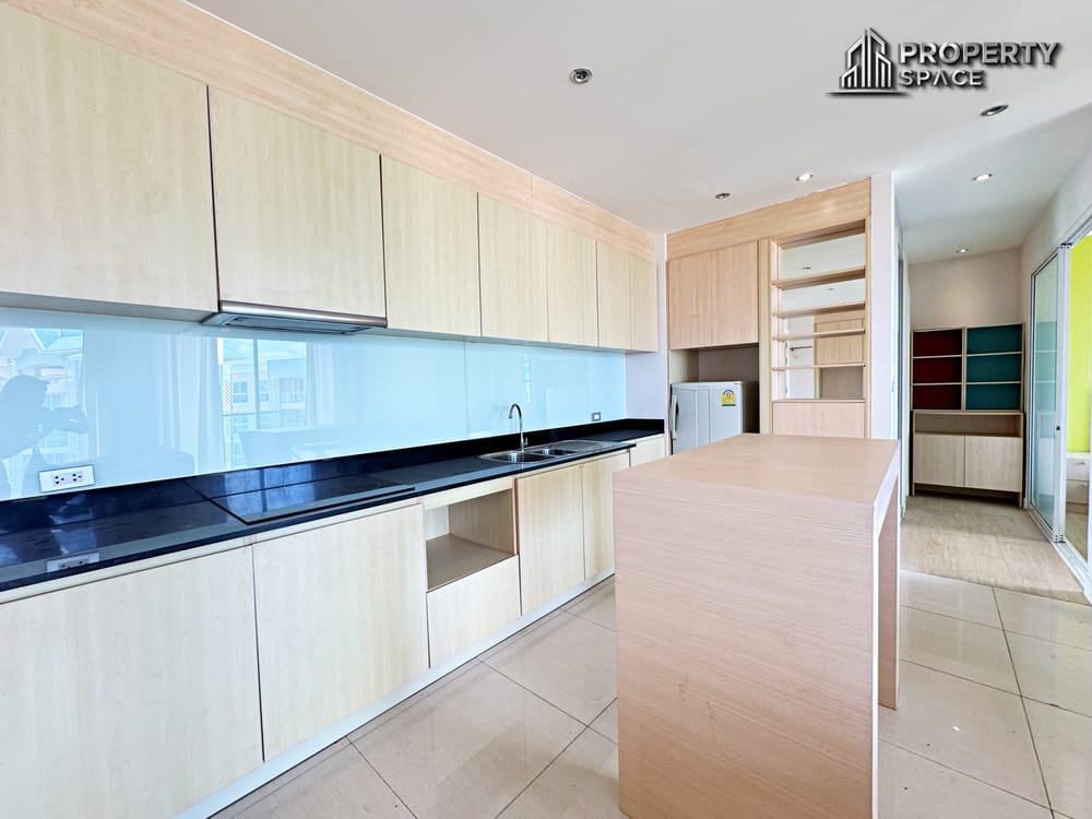 Hot Sale Foreign Quota 2 Bedroom Condo at Grand Caribbean Pattaya For Sale Image 6