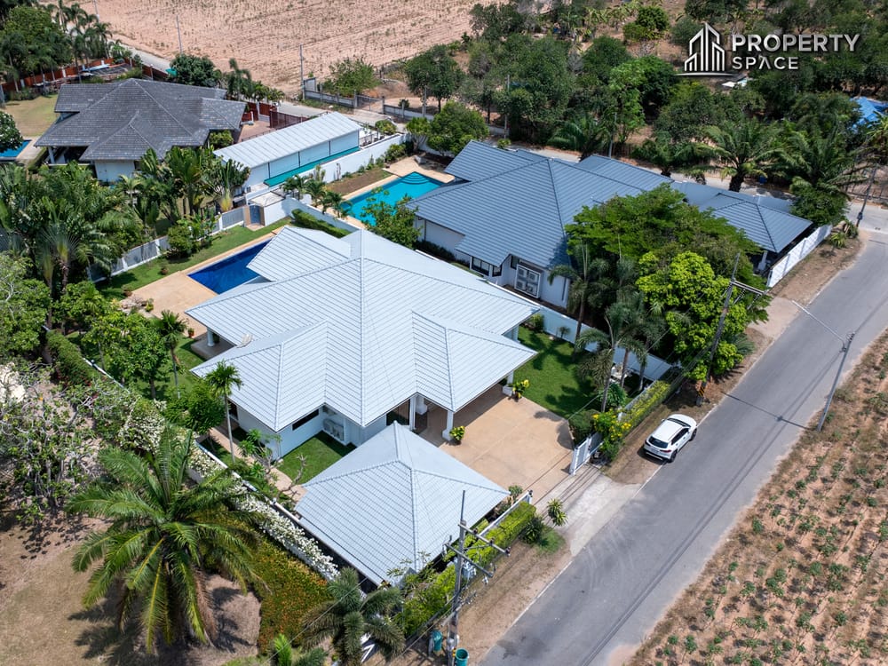 Luxury 4 Bedroom Pool Villa With Large Garden In East Pattaya For Sale Image 5