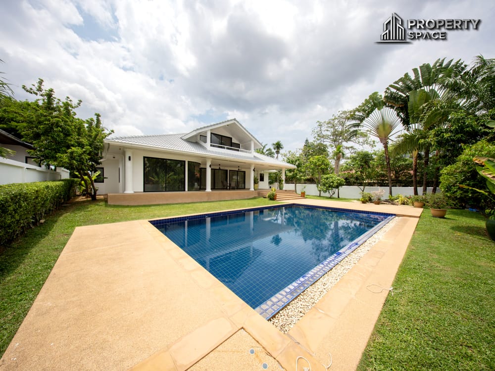 Luxury 4 Bedroom Pool Villa With Large Garden In East Pattaya For Sale Image 6