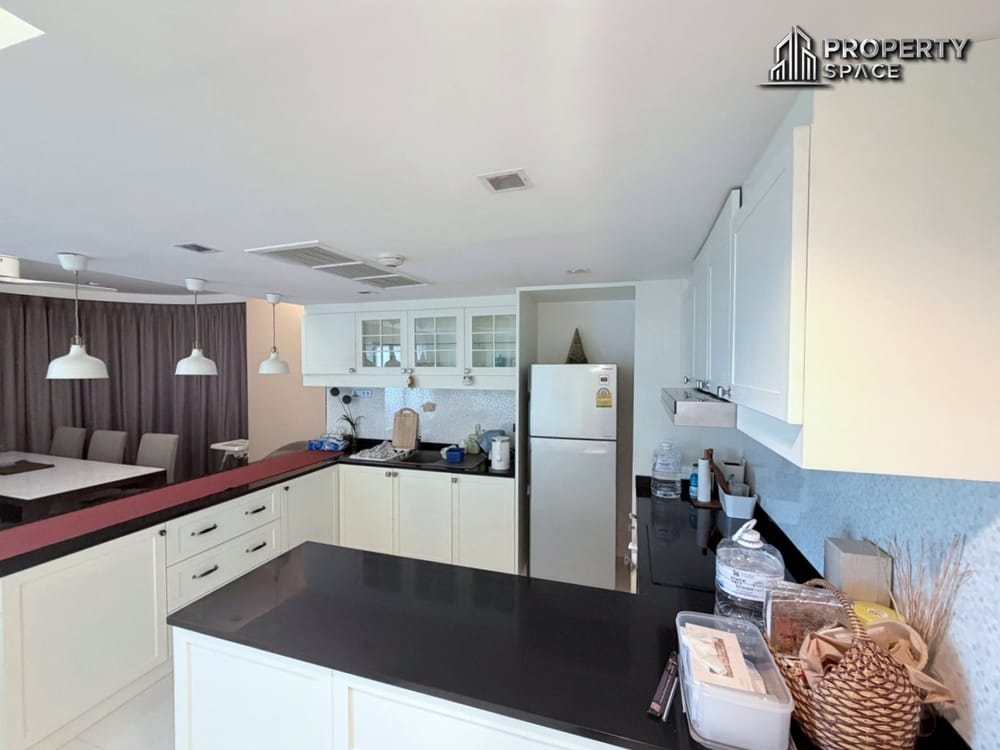 Luxury Beachfront 3 Bedroom in San Marino Condo Na Jomtien For Rent Image 6