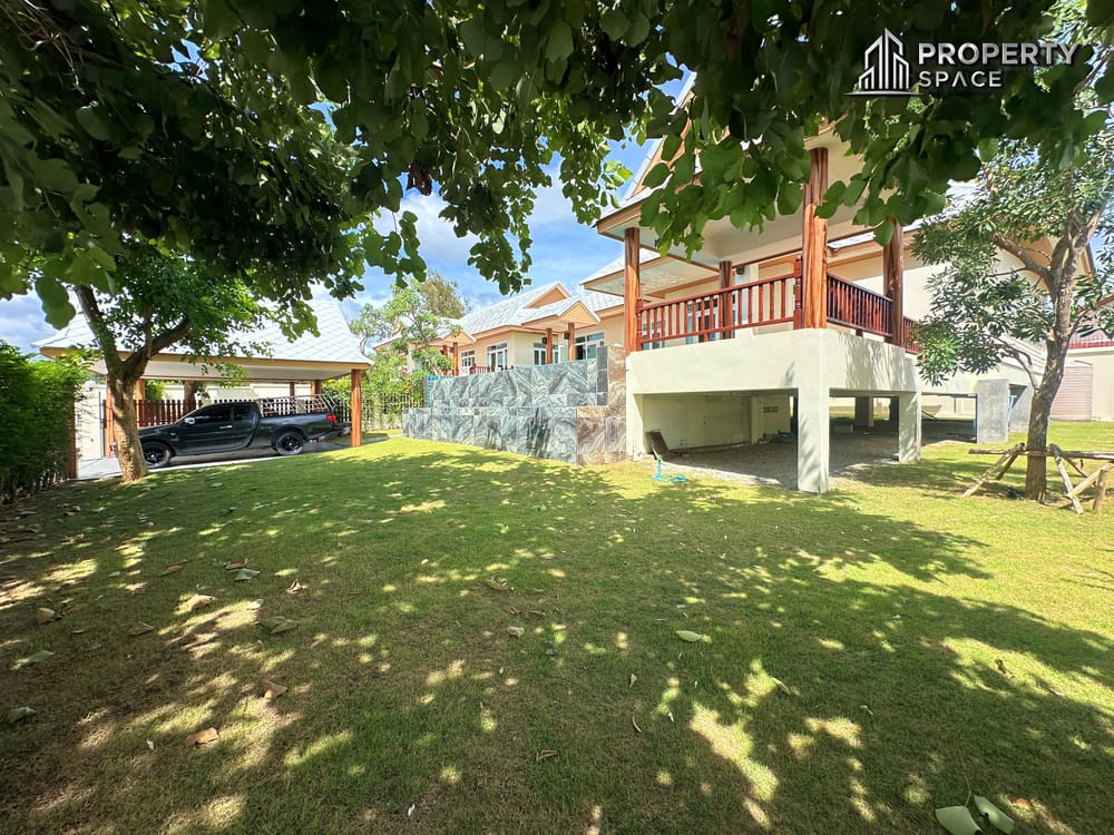 Spacious 3 Bedroom Pool Villa with Large Garden Near Jomtien Beach For Rent Image 5