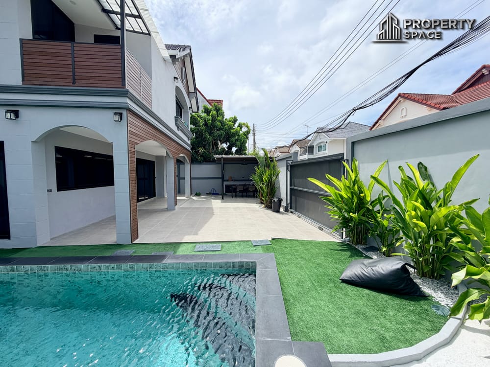 Brand New 5 Bedroom Pool Villa in Secure Village East Pattaya For Sale Image 6