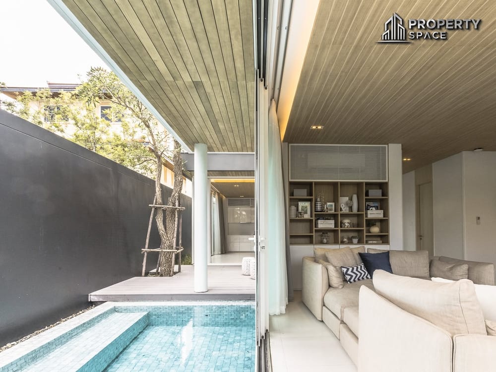 Luxury Beachside 3 Bedroom Pool Villa at Veranda Residence Pattaya For Rent Image 3