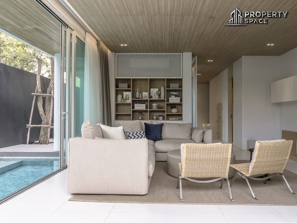 Luxury Beachside 3 Bedroom Pool Villa at Veranda Residence Pattaya For Rent Image 4