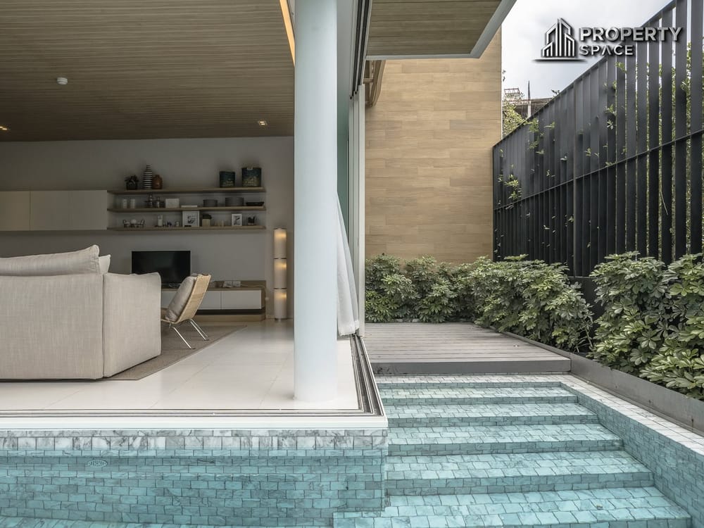 Luxury Beachside 3 Bedroom Pool Villa at Veranda Residence Pattaya For Rent Image 1