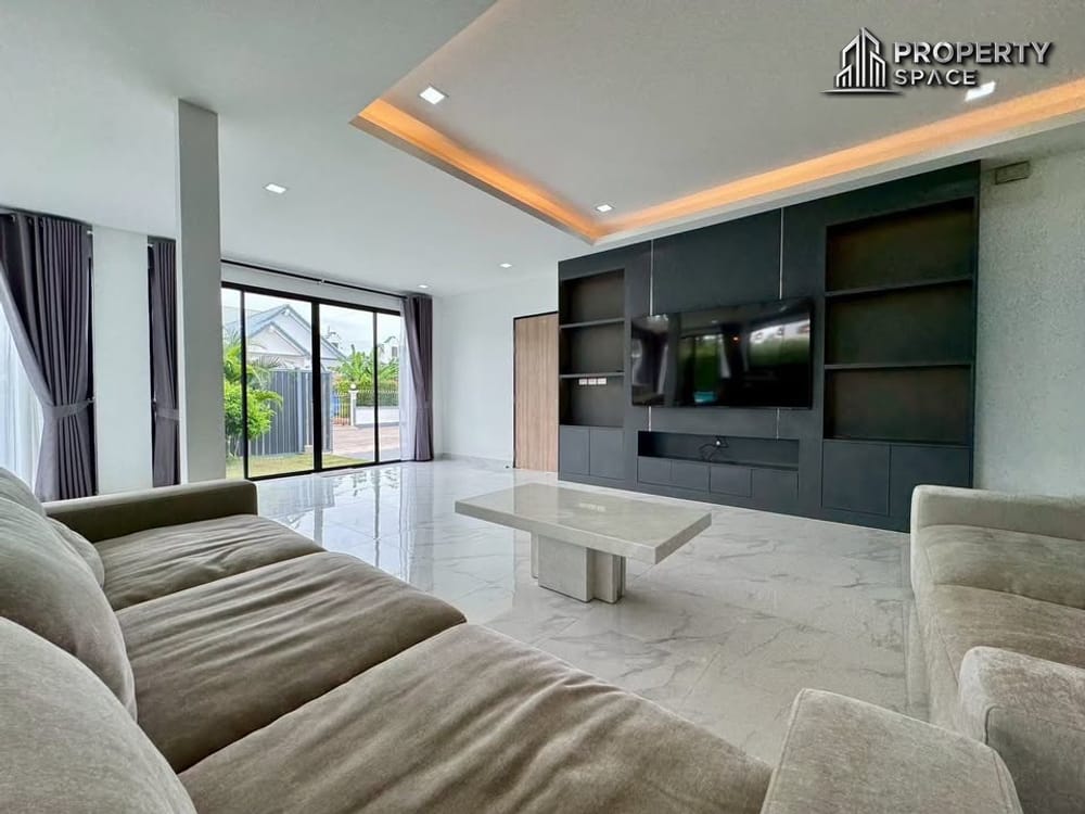 4 Bedroom Pool Villa in Nateekarn Park View For Rent Image 5