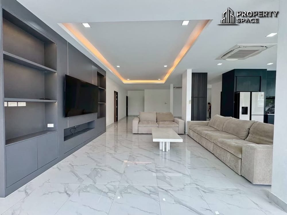 4 Bedroom Pool Villa in Nateekarn Park View For Rent Image 6