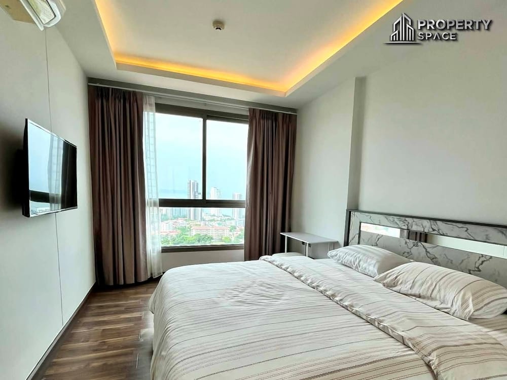 High-Floor Sea View 1 Bedroom Condo at The Peak Towers For Rent Image 4