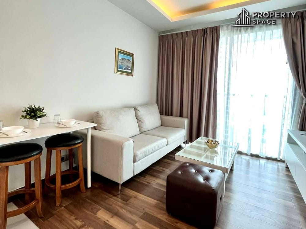 High-Floor Sea View 1 Bedroom Condo at The Peak Towers For Rent Image 3