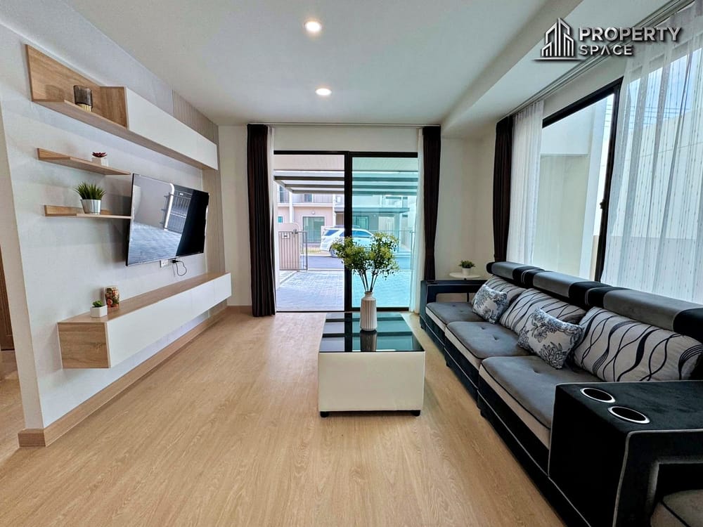 Pet Friendly 3 Bedroom House in Engel Haus Village Rong Po For Rent Image 4