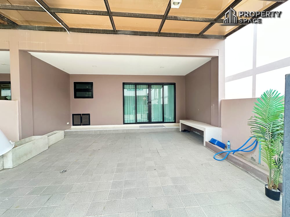 Modern 3 Bedroom Townhome In The Lake Huai Yai Near Beach For Rent Image 3