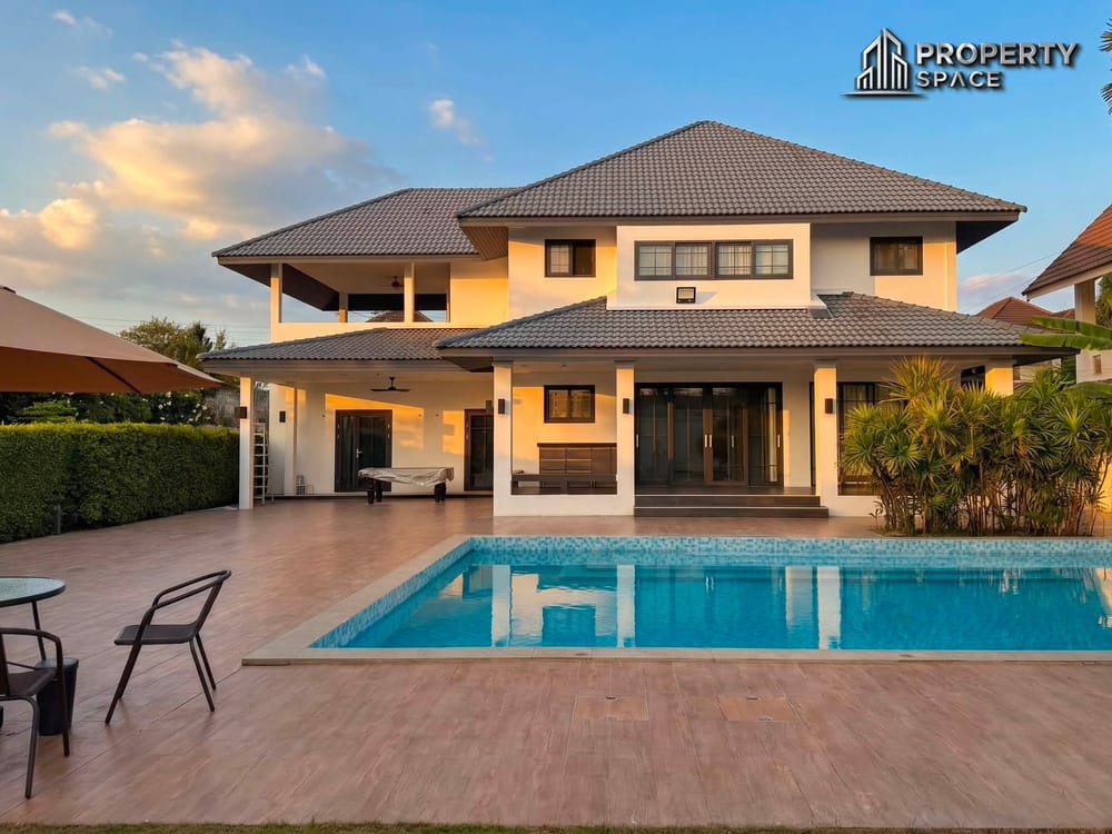 Luxury 5 Bedroom Pool Villa Close to Terminal 21 Mall Pattaya For Rent Image 1