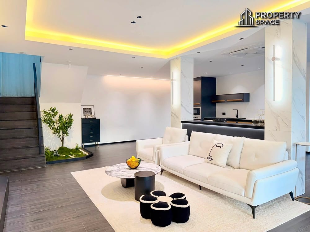 Luxury 5 Bedroom Pool Villa Close to Terminal 21 Mall Pattaya For Rent Image 6