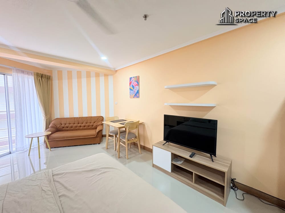 Modern Studio Condo Near Jomtien Beach at Rimhaad Jomtien Condominium For Sale Image 4