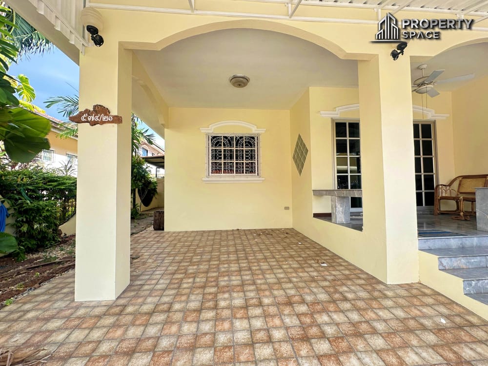 Cozy 3 Bedroom Family Home in Wonderland 1 Village For Sale Image 3