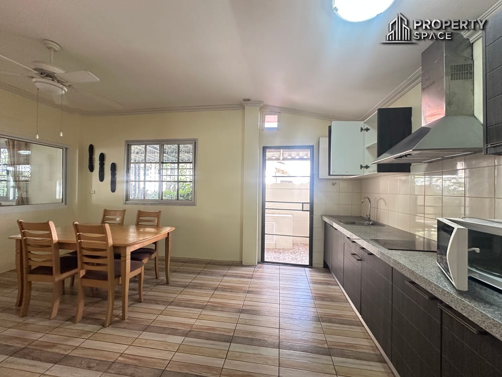 Cozy 3 Bedroom Family Home in Wonderland 1 Village For Sale Image 6