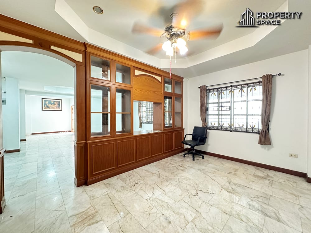 spacious-4-bedroom-detached-house-in-north-pattaya-for-sale-ps2469 6