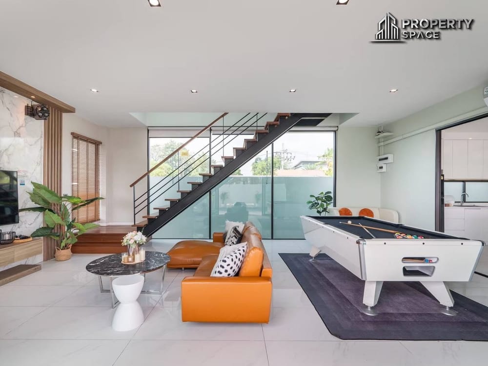 Modern Luxury 4 Bedroom Pool Villa Near Mabprachan Lake Image 5