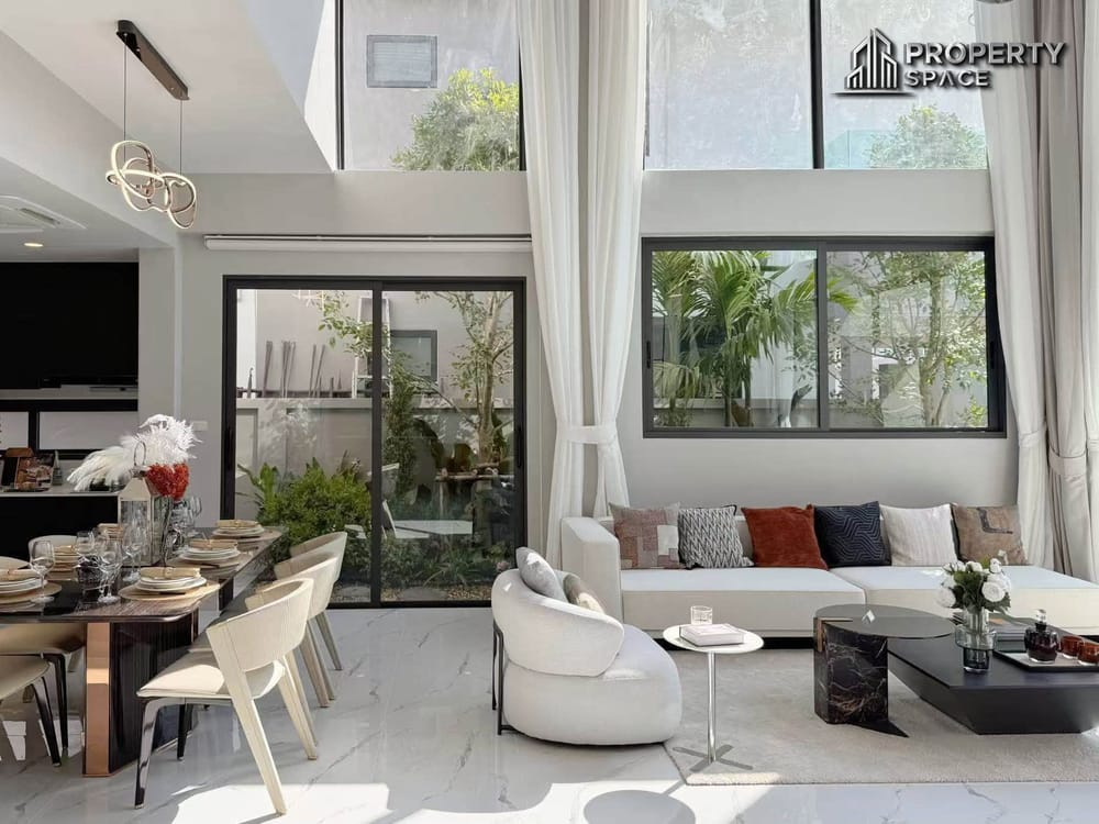 Reduced 2M! Luxury 5 Bedroom Pool Villa in The Lake Huai Yai For Sale Image 5