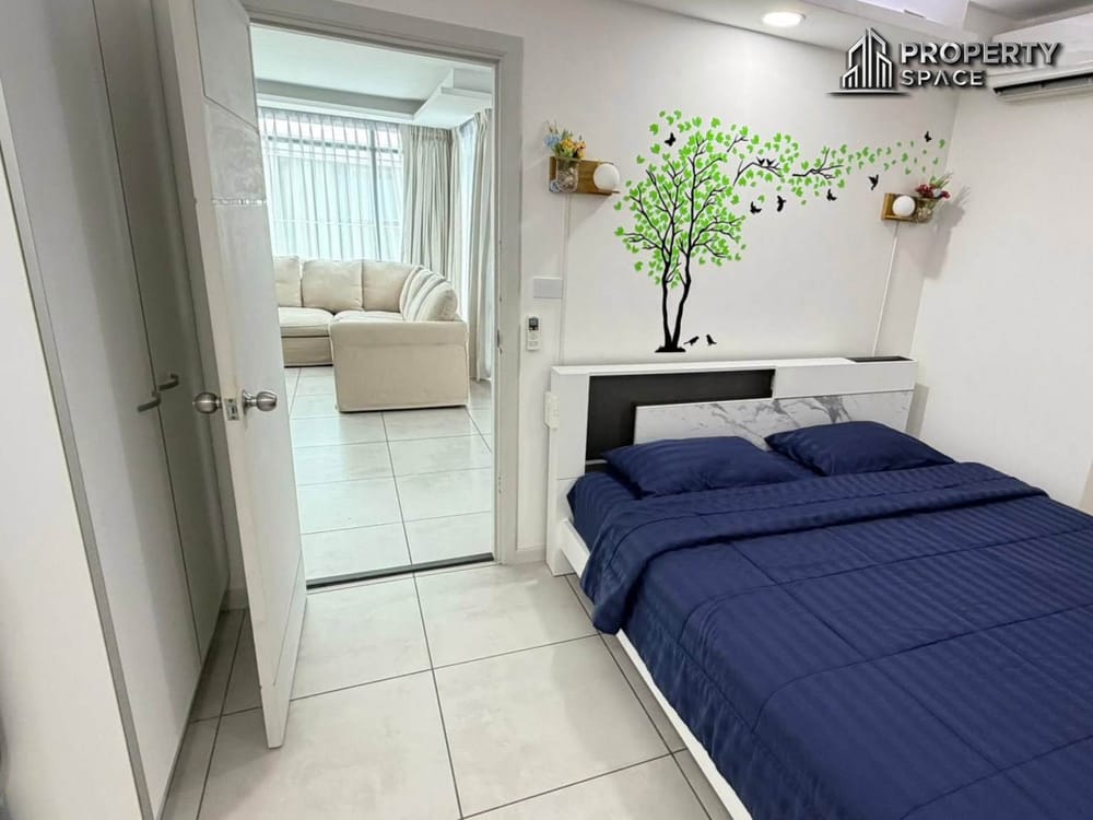 Pet-Friendly Corner Unit 1 Bedroom 54 sq.m Condo in Pratumnak For Rent Image 6